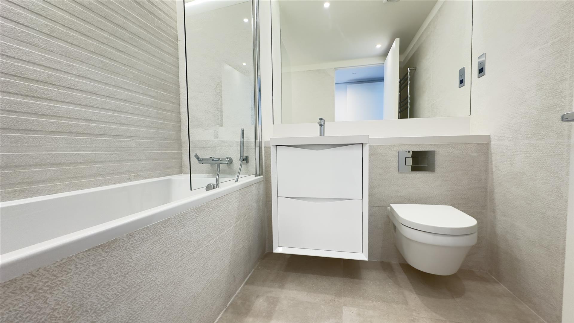 Image of Apartment - 3 Bedrooms - 3 Bathrooms for Rental in EuroCity-Gibraltar, Image 4